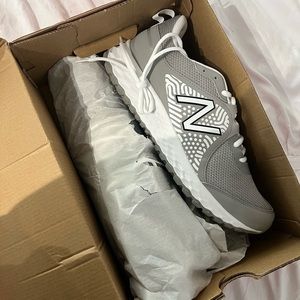 Men’s new balance turf tennis shoes
